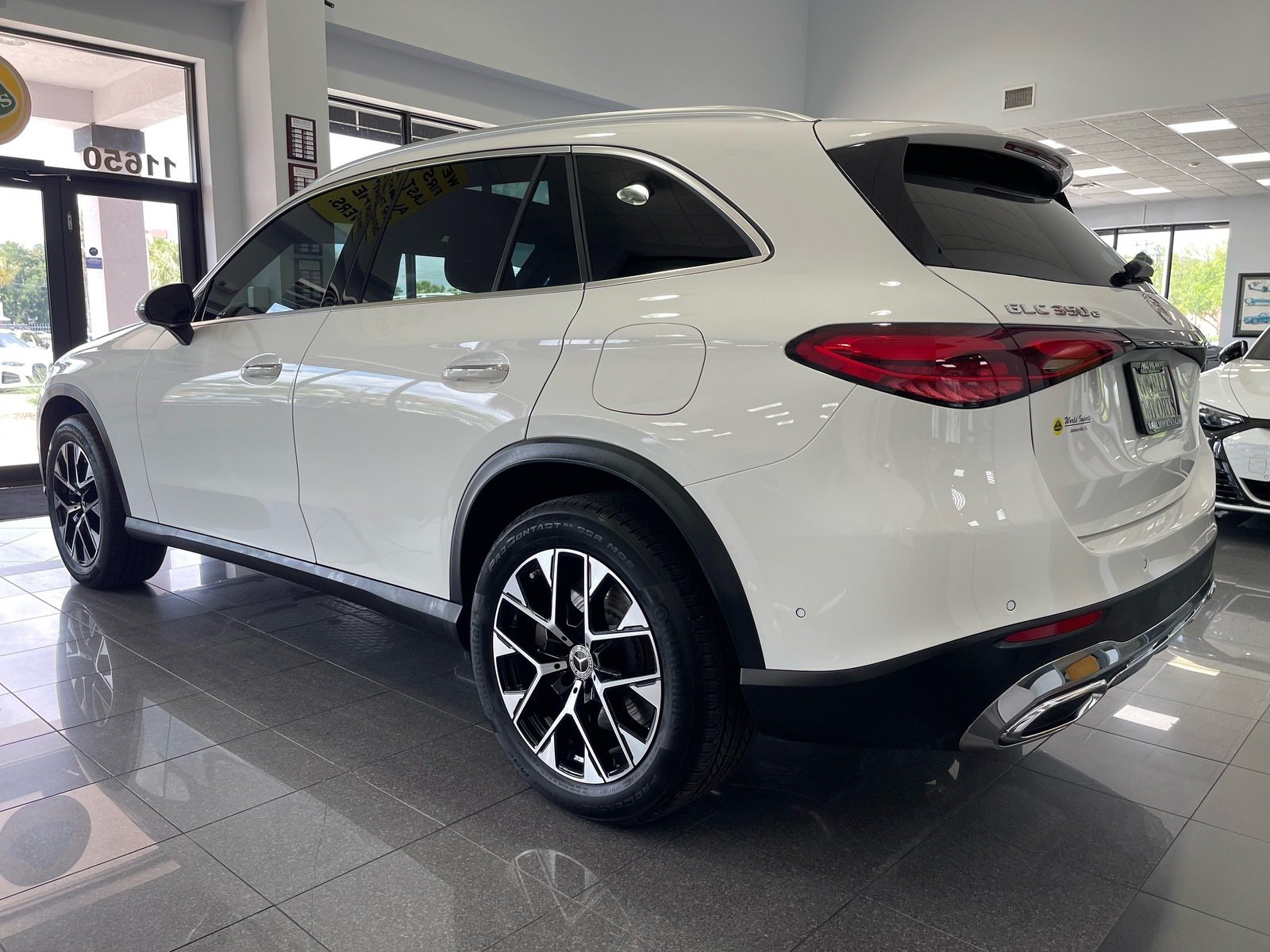 Used 2025 Mercedes-Benz GLC 350e 4MATIC image 3