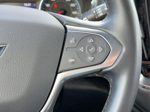 Used 2023 Chevrolet Traverse LT image 20