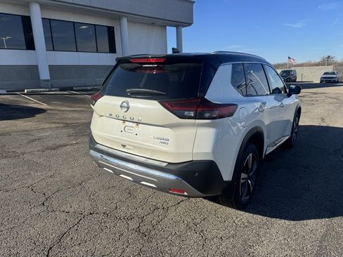 Used 2021 Nissan Rogue Platinum image 7