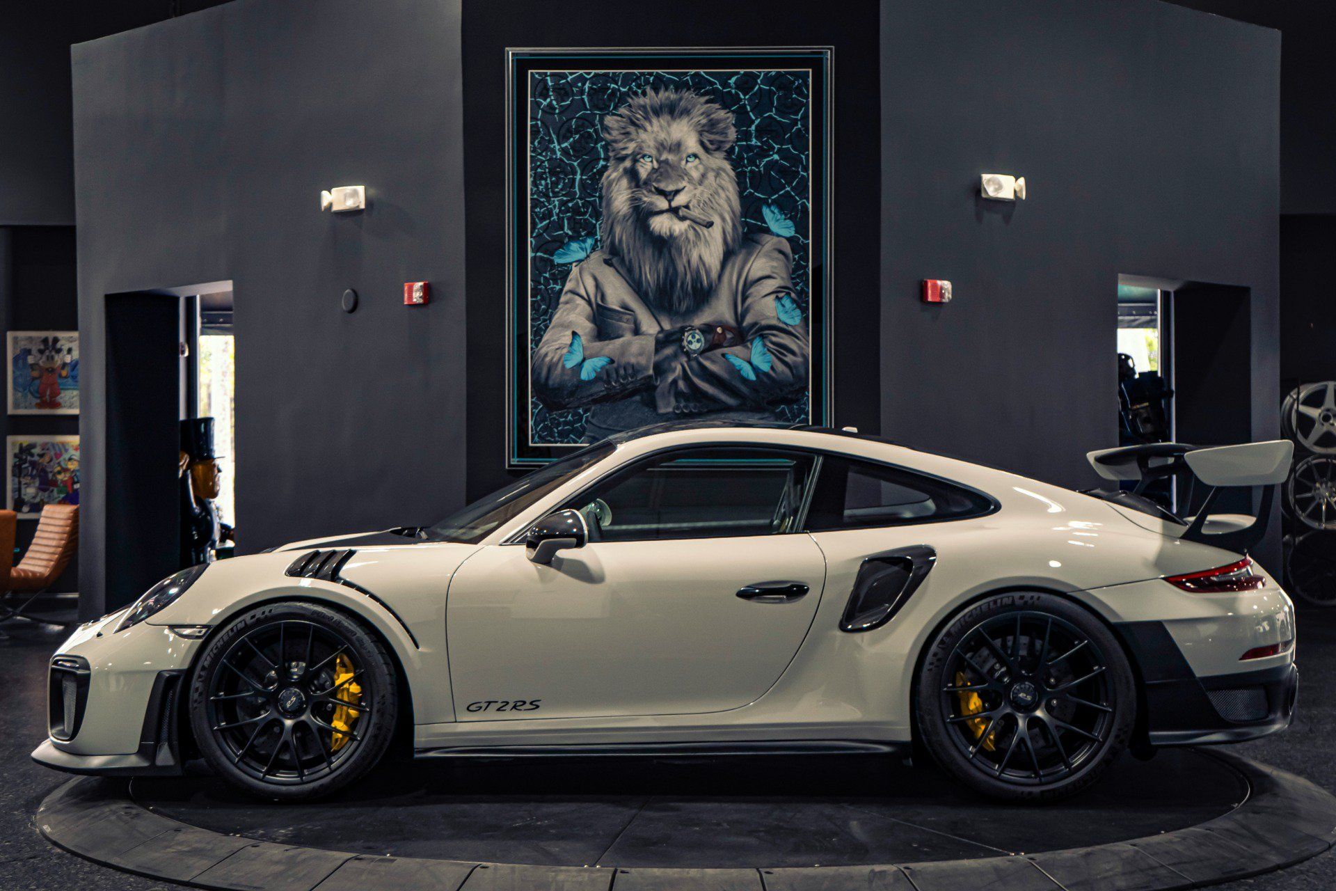 Used 2018 Porsche 911 GT2 RS w/ Weissach Package RWD image 38