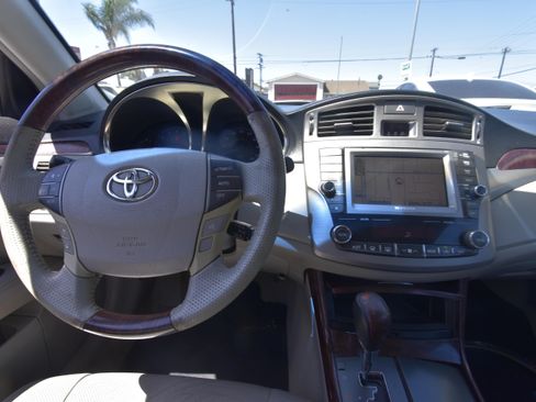 Used 2011 Toyota Avalon Limited FWD image 7