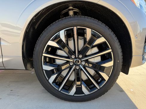 New 2026 Volvo XC60 T8 Ultra w/ Protection Package Premier image 7