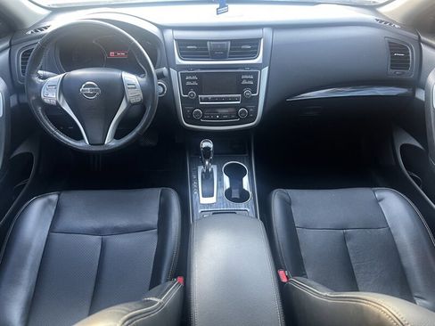 Used 2017 Nissan Altima 2.5 SL w/ Moonroof Package image 10