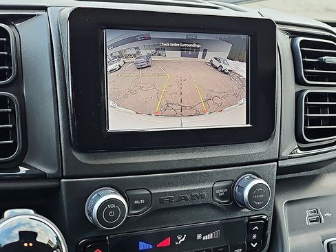 Used 2025 RAM ProMaster 2500 FWD image 17