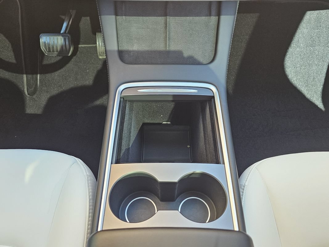 Used 2023 Tesla Model Y Long Range AWD/4WD image 25