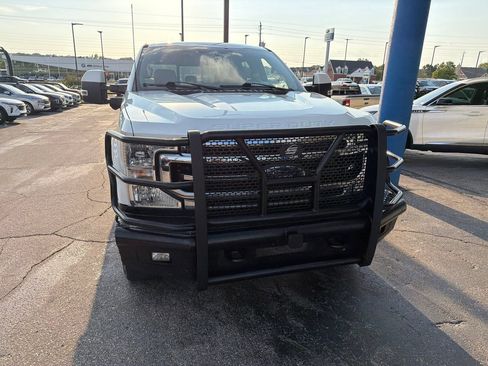 Used 2022 Ford F250 Lariat w/ Lariat Value Package AWD/4WD image 3