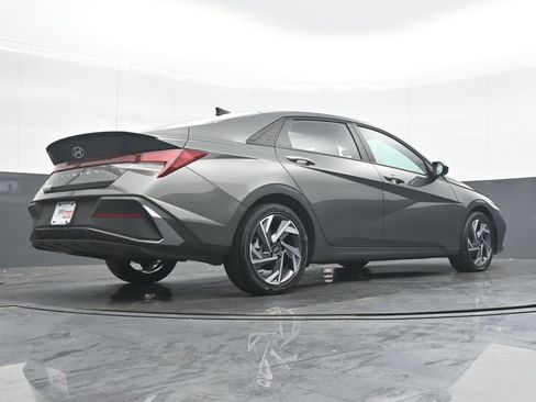 Used 2025 Hyundai Elantra Sport FWD image 30