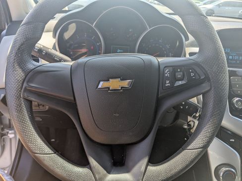 Used 2016 Chevrolet Cruze LS FWD image 19