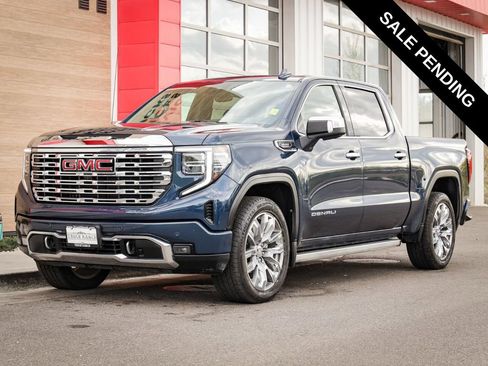 Used 2022 GMC Sierra 1500 Denali w/ Denali Reserve Package AWD/4WD image 8