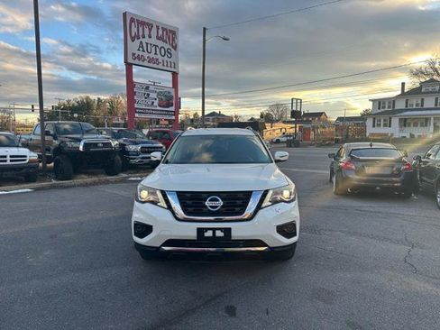 Used 2017 Nissan Pathfinder S image 3