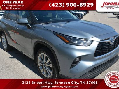 Used 2023 Toyota Highlander Limited