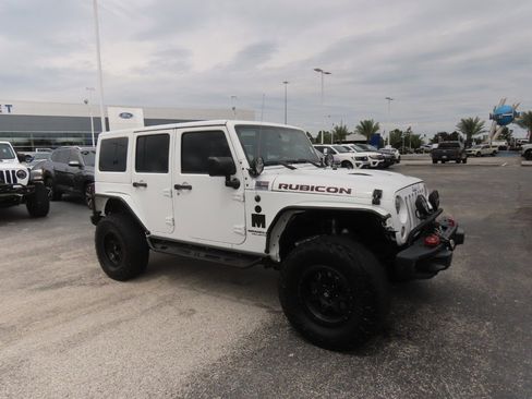 Used 2016 Jeep Wrangler Unlimited Rubicon AWD/4WD image 7