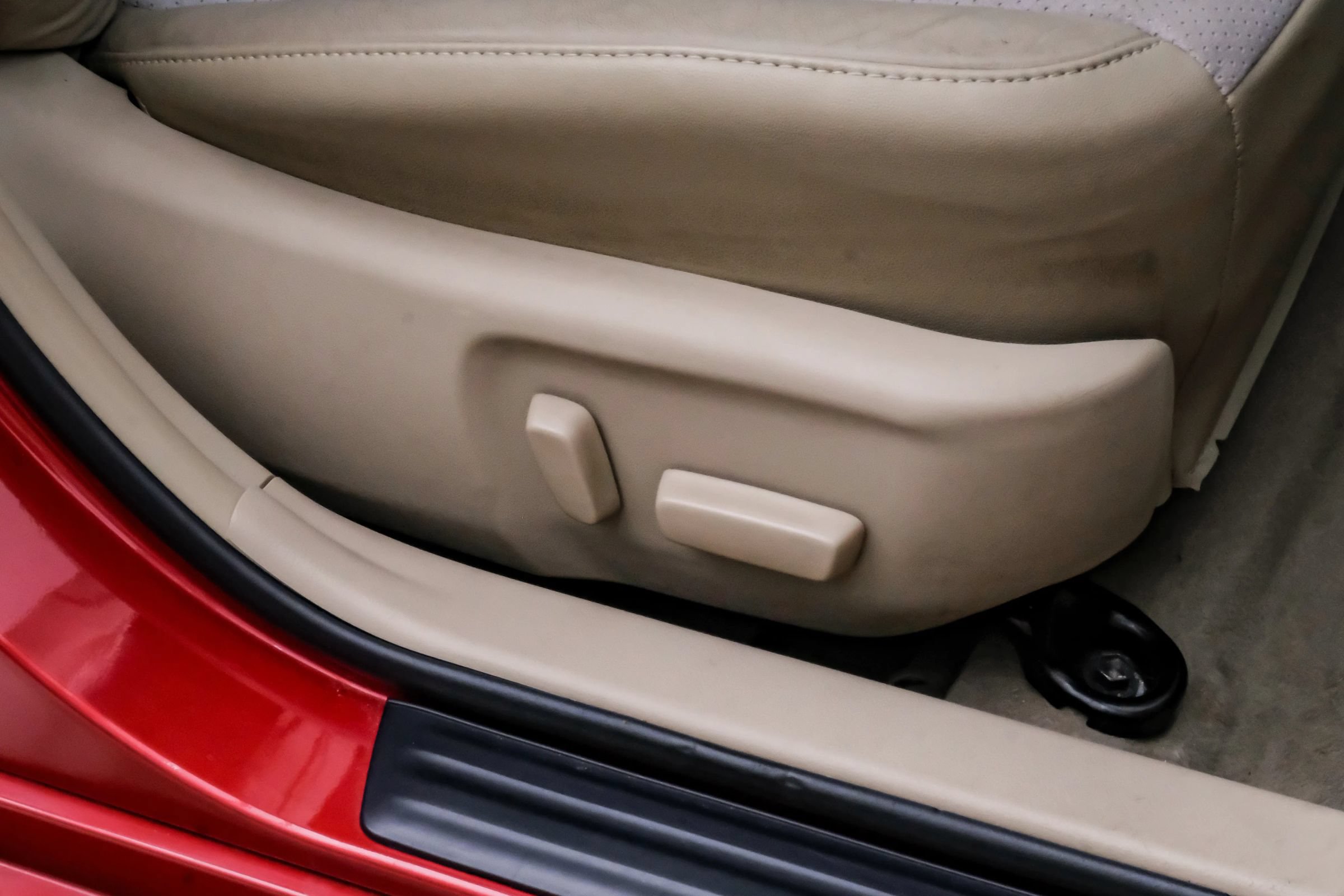 Used 2013 Toyota Camry XLE w/ Leather Pkg FWD image 35