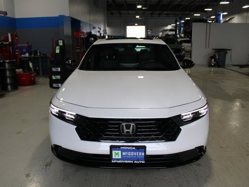 Used 2024 Honda Accord Sport image 3