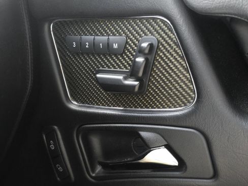 Used 2016 Mercedes-Benz G 63 AMG 4MATIC image 35