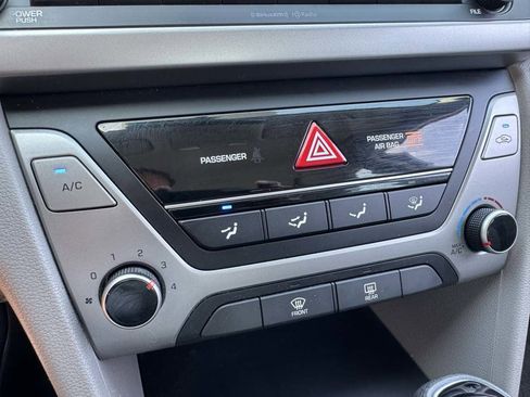 Used 2018 Hyundai Elantra SEL image 28