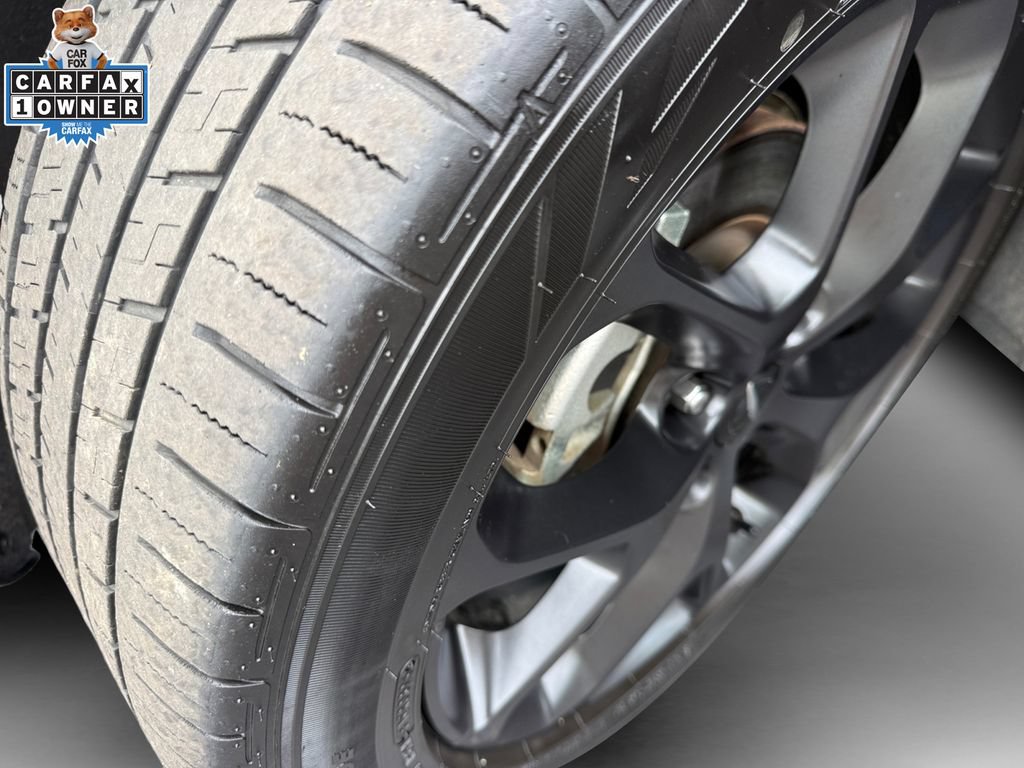 Certified 2025 Chrysler Pacifica Limited FWD image 20