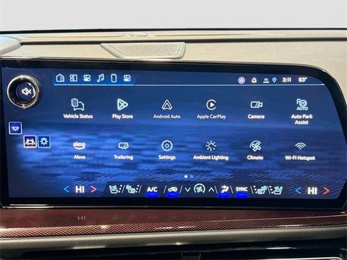 Used 2025 Chevrolet Traverse RS image 13