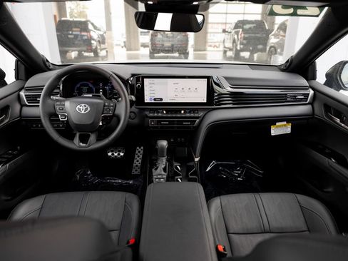 Used 2025 Toyota Camry XSE w/ Premium Plus Package image 25