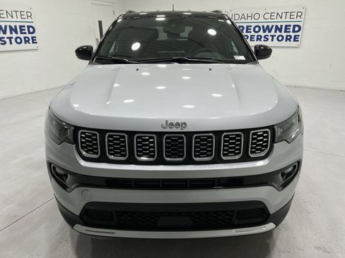 Used 2025 Jeep Compass Limited AWD/4WD image 3