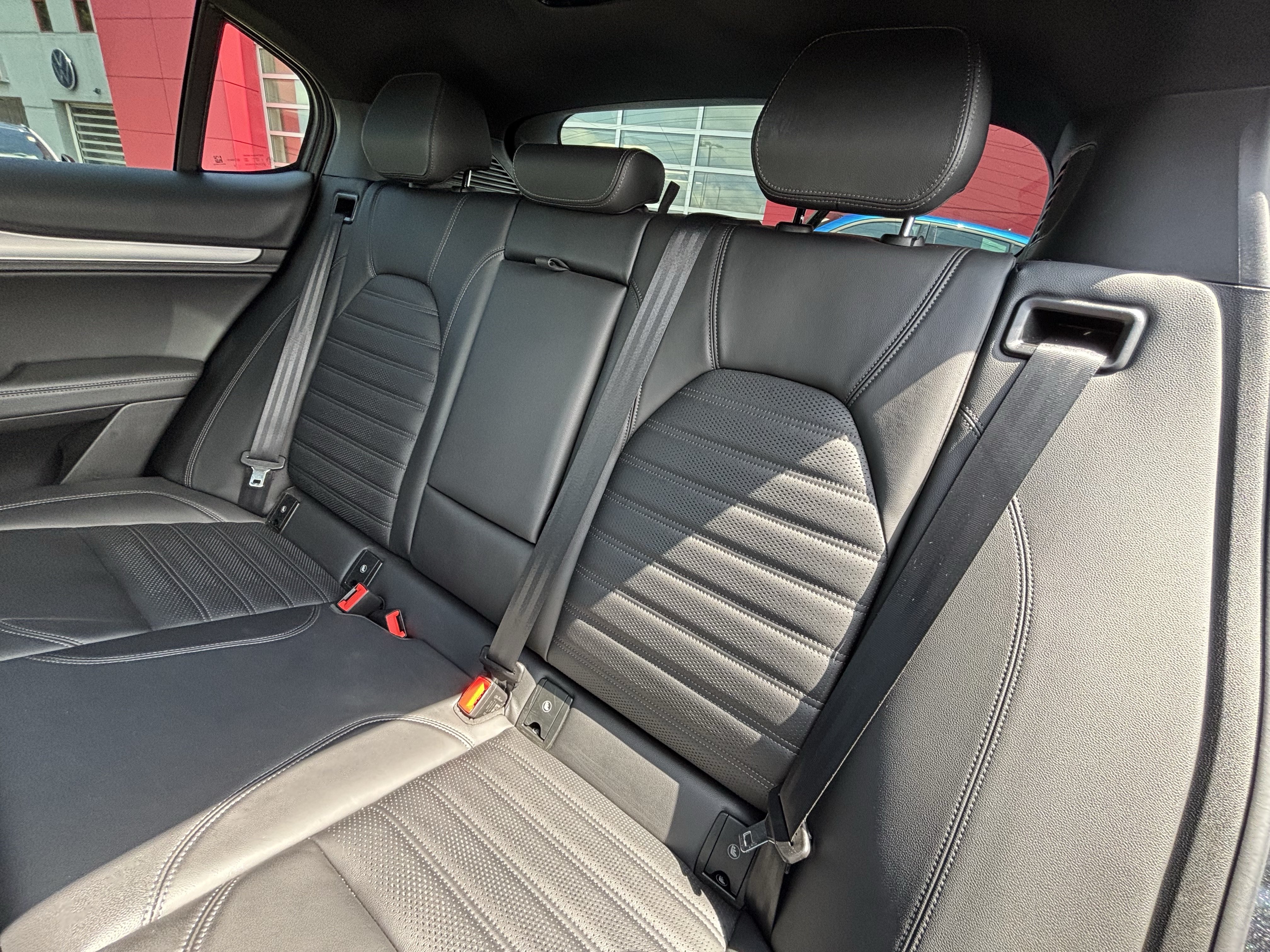 Used 2023 Alfa Romeo Stelvio Veloce AWD/4WD image 34