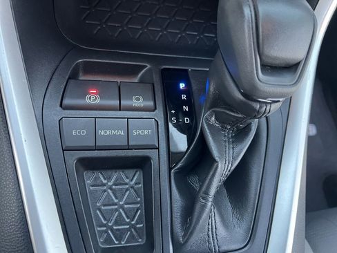 Used 2019 Toyota RAV4 XLE image 37