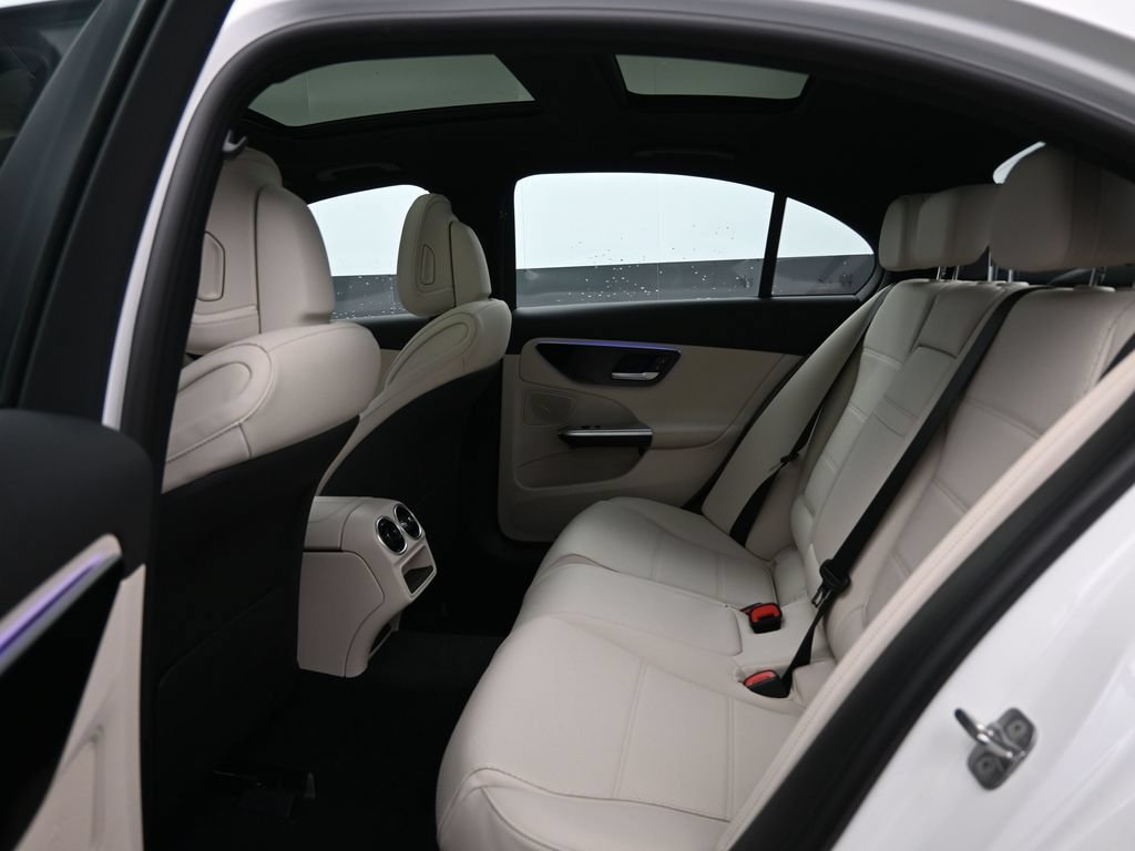 Used 2025 Mercedes-Benz C 300 4MATIC Sedan image 29