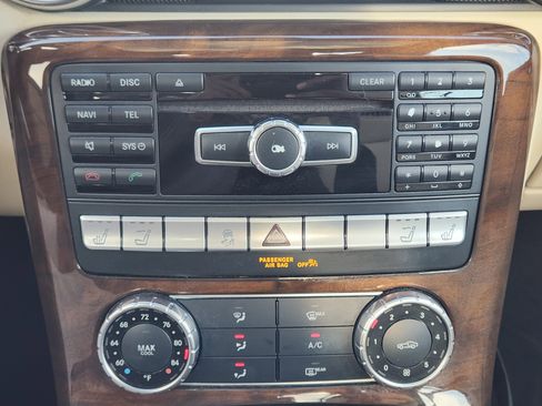 Used 2015 Mercedes-Benz SLK 250 image 18