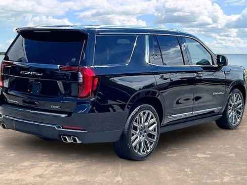 Used 2025 GMC Yukon Denali Ultimate w/ LPO, Floor Liner Package AWD/4WD image 6