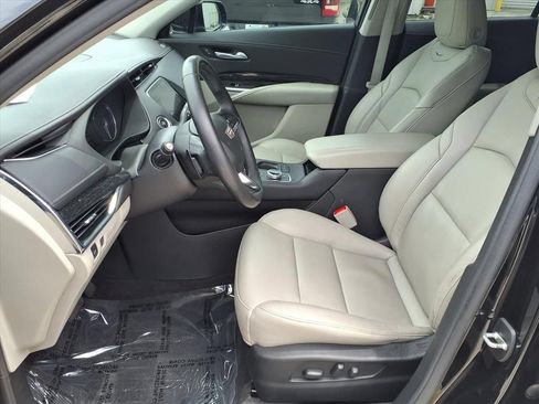 Used 2022 Cadillac XT4 Premium Luxury w/ Enhanced Visibility Package FWD image 20