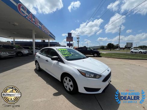 Used 2017 Ford Focus S FWD image 2