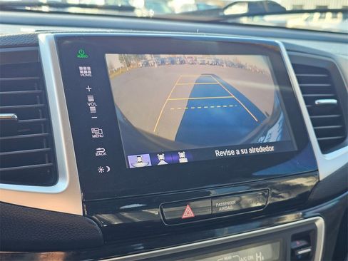 Used 2016 Honda Pilot Touring image 26