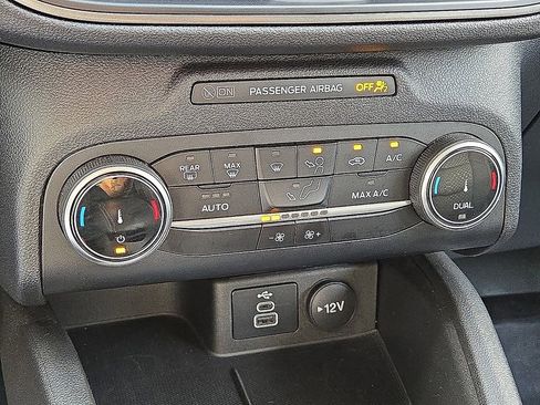 Used 2025 Ford Escape Active AWD/4WD image 28