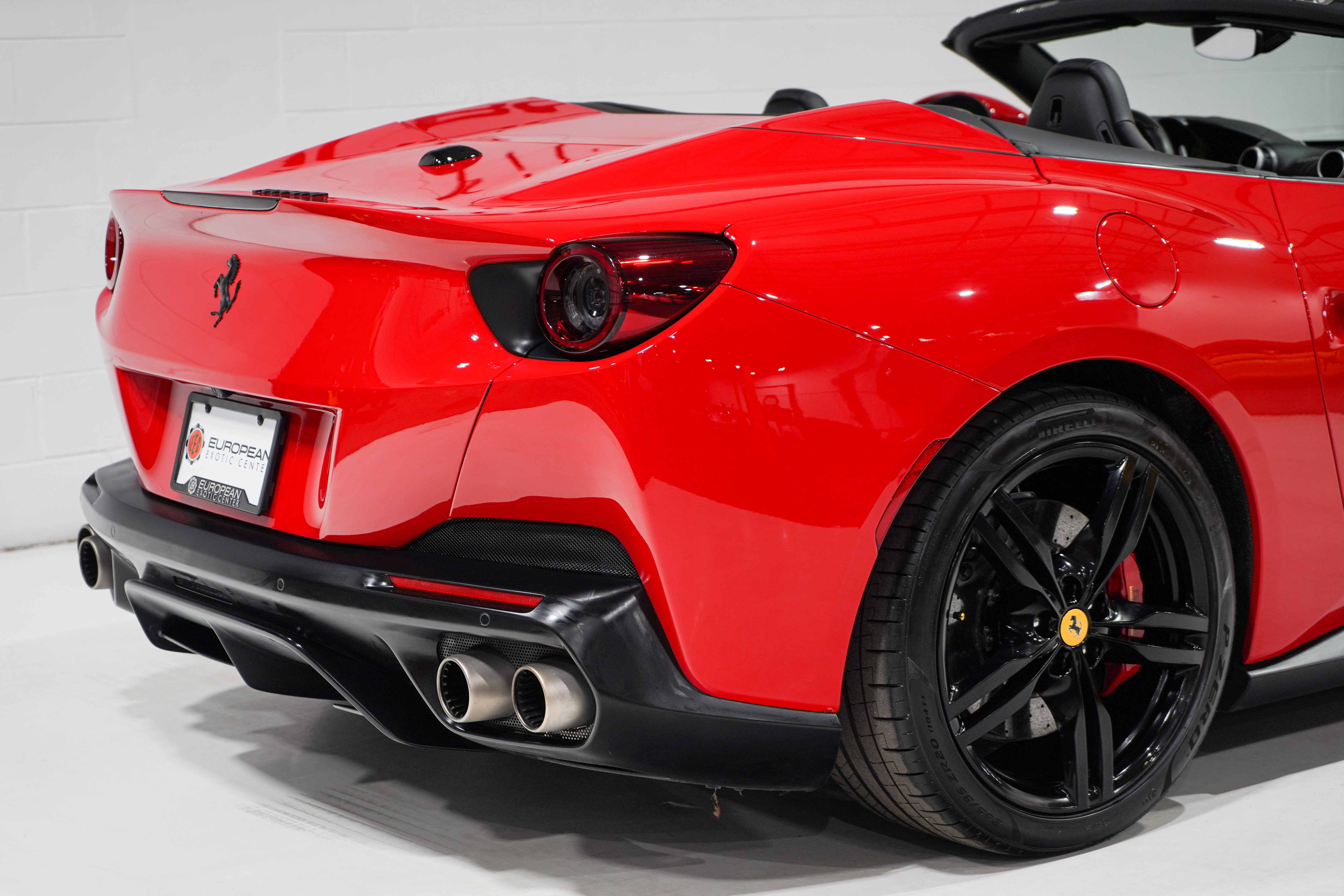 Used 2019 Ferrari Portofino RWD image 24