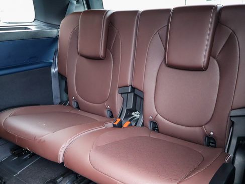 Used 2025 Volkswagen ID. Buzz Pro S RWD image 16