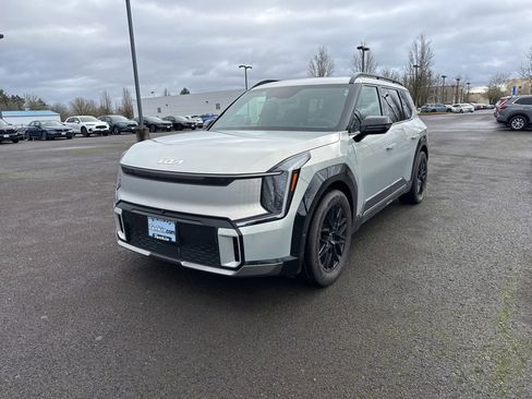 Used 2024 Kia EV9 GT-Line image 3