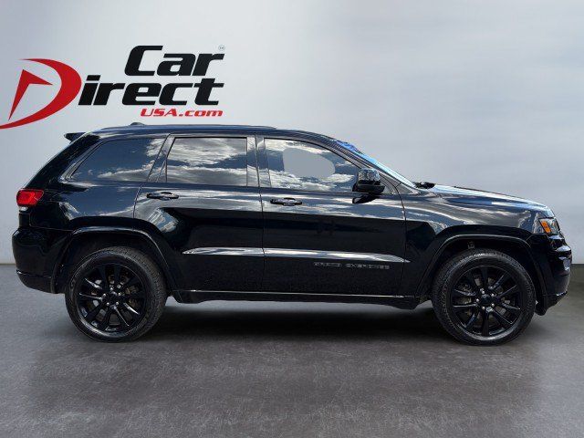 Used 2017 Jeep Grand Cherokee Altitude AWD/4WD image 12