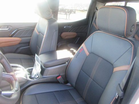 New 2026 GMC Canyon AT4 AWD/4WD image 13