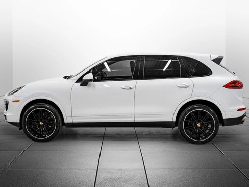 Used 2017 Porsche Cayenne Platinum Edition image 11