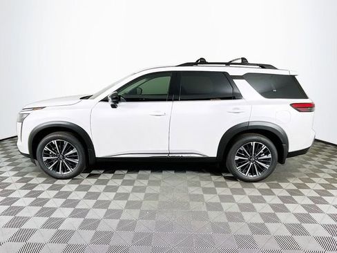 New 2026 Nissan Pathfinder Platinum image 4