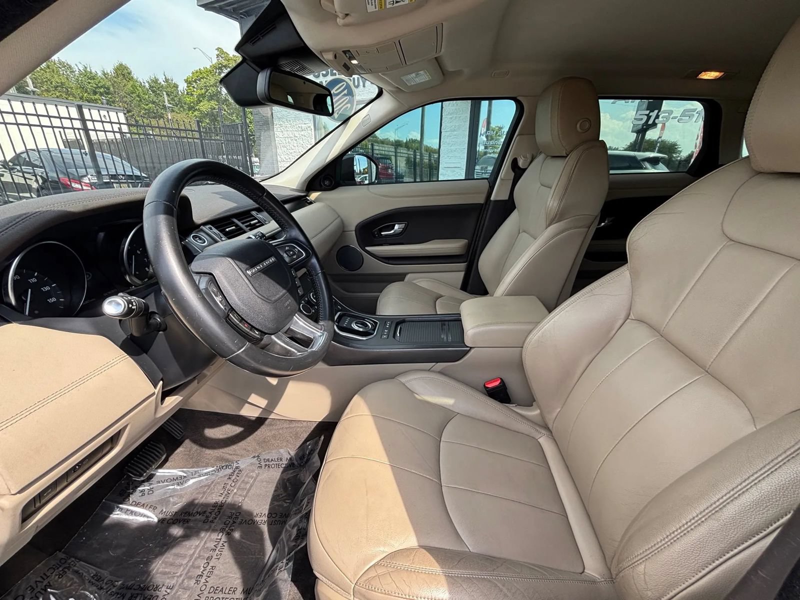Used 2019 Land Rover Range Rover Evoque SE Premium AWD/4WD image 28