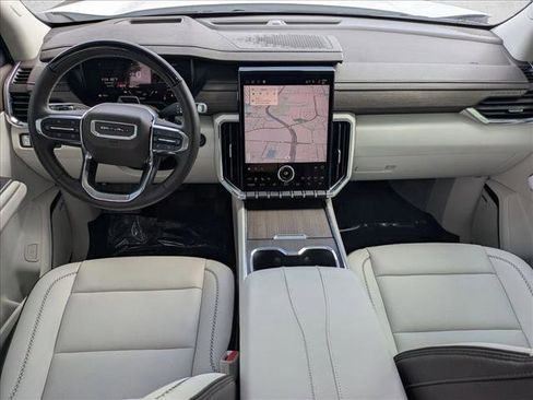 Used 2026 GMC Acadia Denali w/ Super Cruise Package FWD image 18