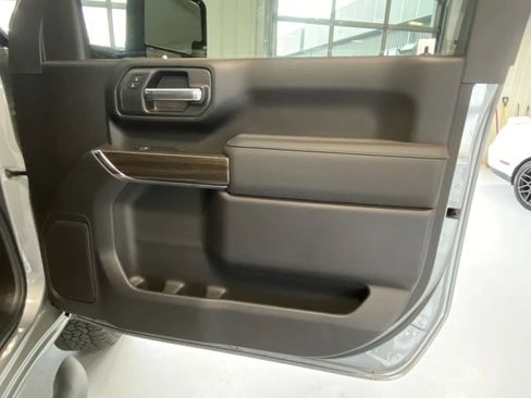 Used 2025 Chevrolet Silverado 2500 LT AWD/4WD image 19