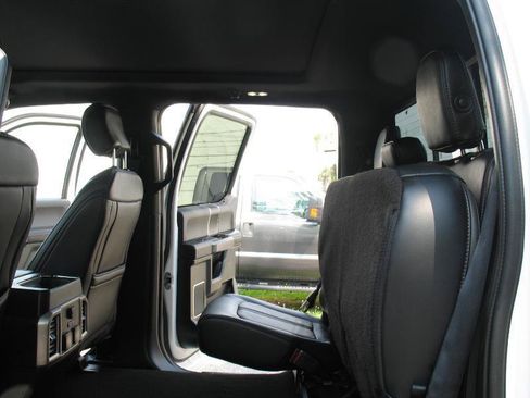 Used 2019 Ford F150 Platinum w/ Equipment Group 701A Luxury AWD/4WD image 34