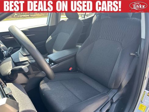 Used 2025 Toyota Camry LE FWD image 11