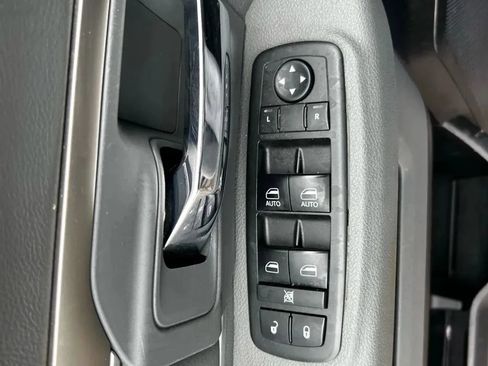 Used 2019 RAM 1500 Classic SLT RWD image 24
