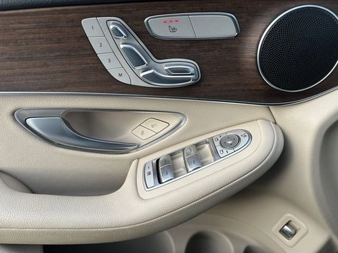 Used 2022 Mercedes-Benz GLC 300 4MATIC image 15