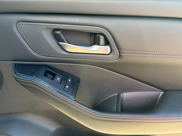 Used 2024 Nissan Rogue SV w/ SV Premium Package FWD image 14
