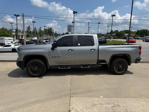 Used 2026 Chevrolet Silverado 2500 Custom w/ Custom Blackout Package AWD/4WD image 10