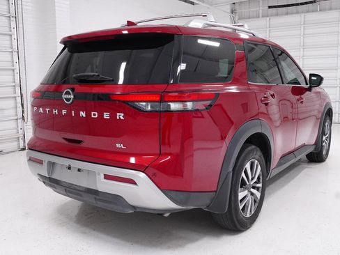 Used 2023 Nissan Pathfinder SL FWD image 5
